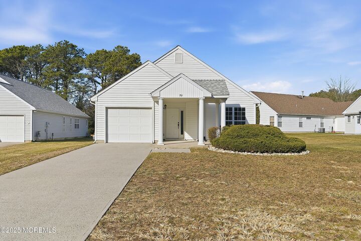 Property Photo:  701 Flint Court  NJ 08759 