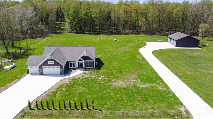 Property Photo:  1885 Shaw Road  MI 49303 