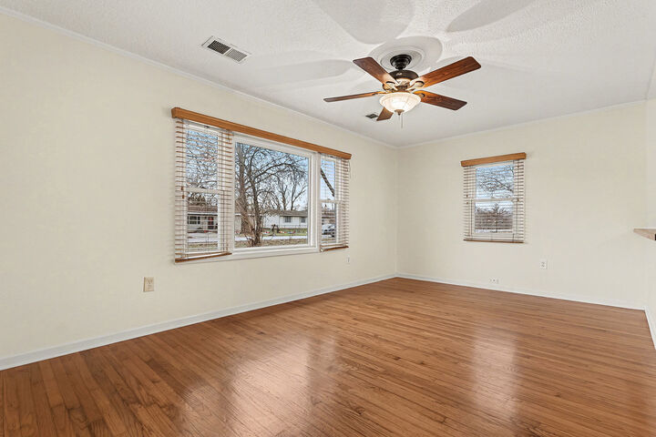 Property Photo: 2423 Pecan Street IL 60435