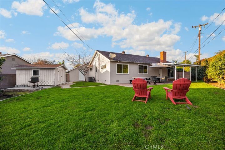 Property Photo: 622 Linden Way CA 92821