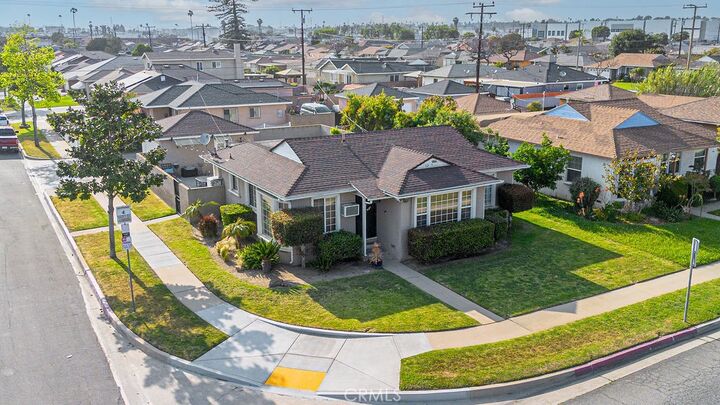 Property Photo:  13719 S San Pedro  CA 90061 