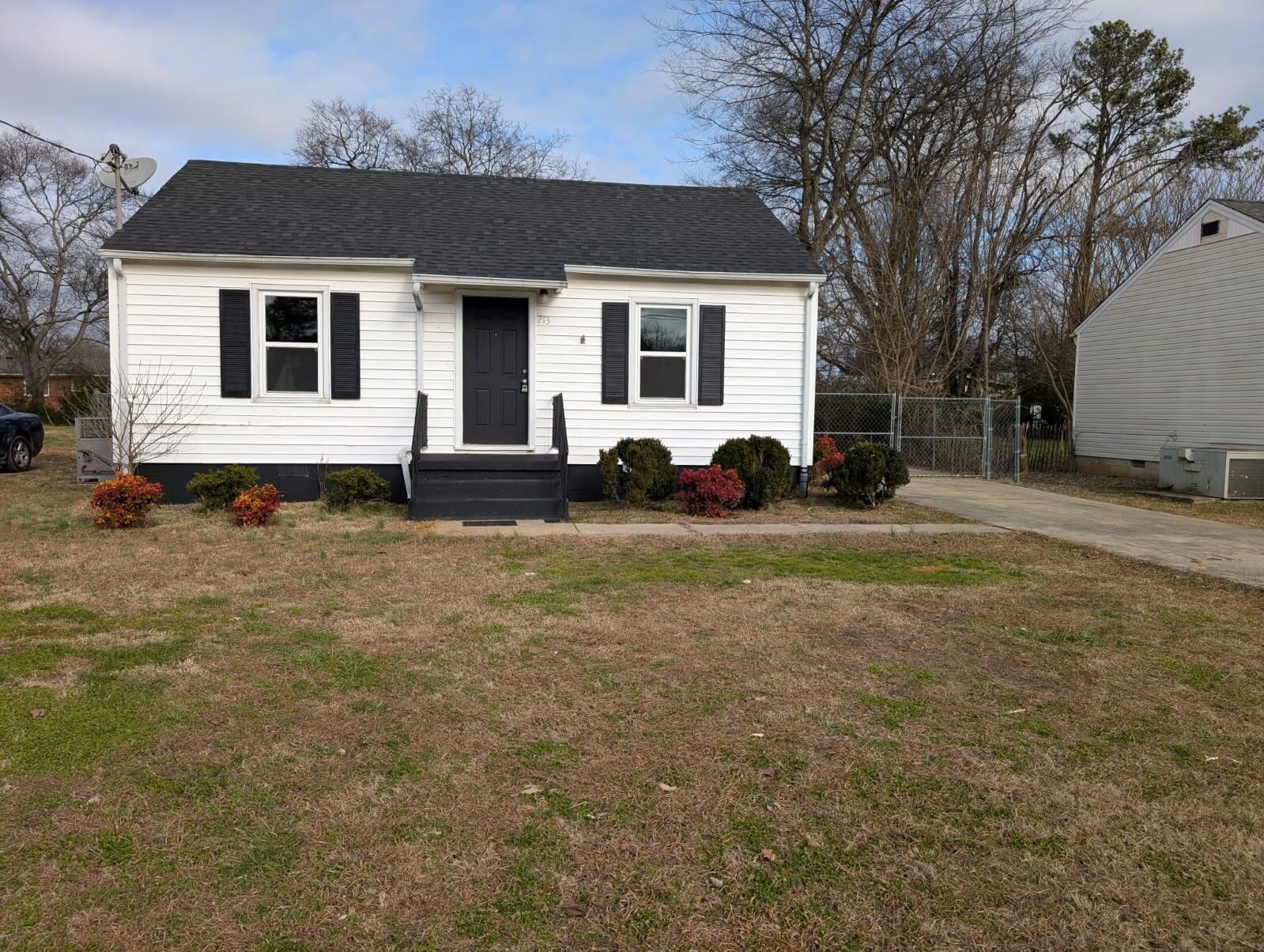 Property Photo:  213 Edgemont Dr  TN 37160 