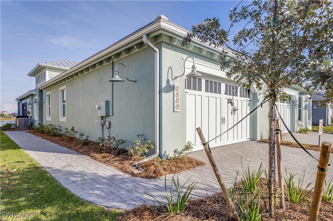 Property Photo:  9004 Calypso Court  FL 34112 