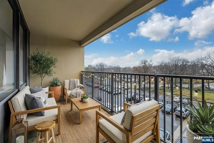 Property Photo: 6 Horizon #306 NJ 07024