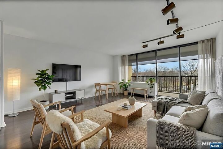 Property Photo:  6 Horizon #306  NJ 07024 