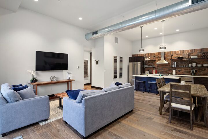 Property Photo:  214 E 2nd Street 201  MT 59937 