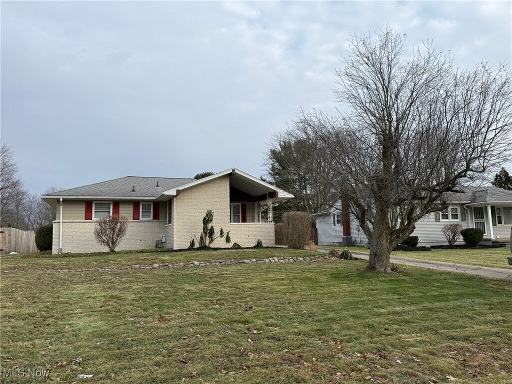 Property Photo: 285 Aldrich Road OH 44515