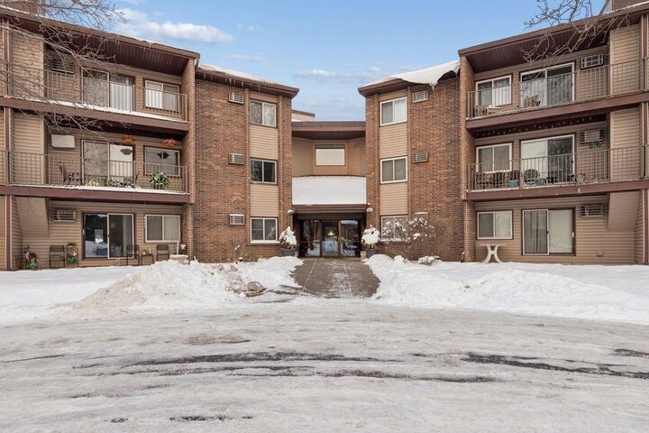 Property Photo:  3425 Golfview Drive 112  MN 55123 