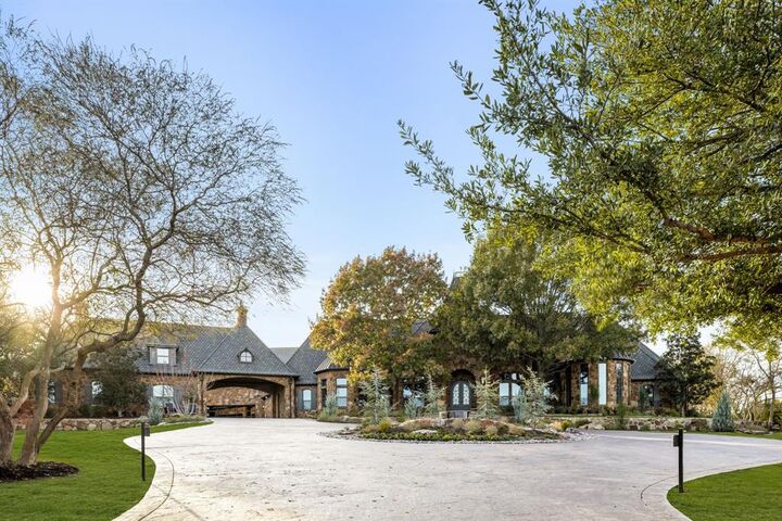 Property Photo:  2656 Twelve Oaks Lane  TX 75078 