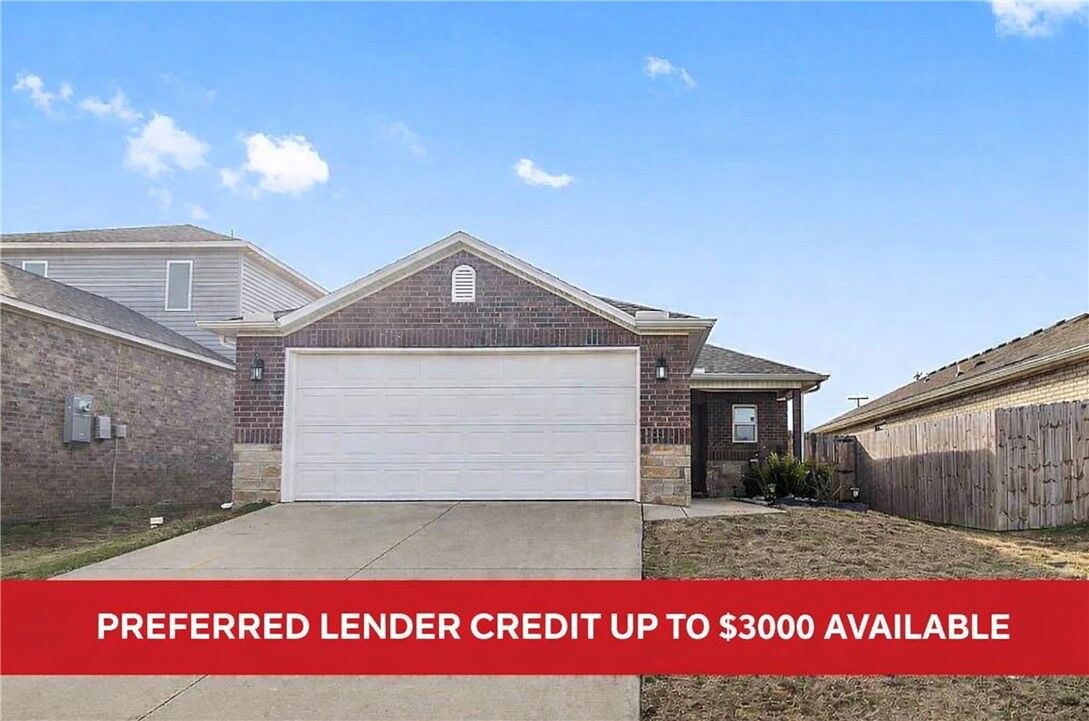 Property Photo:  423 Mayflower Avenue  AR 72745 