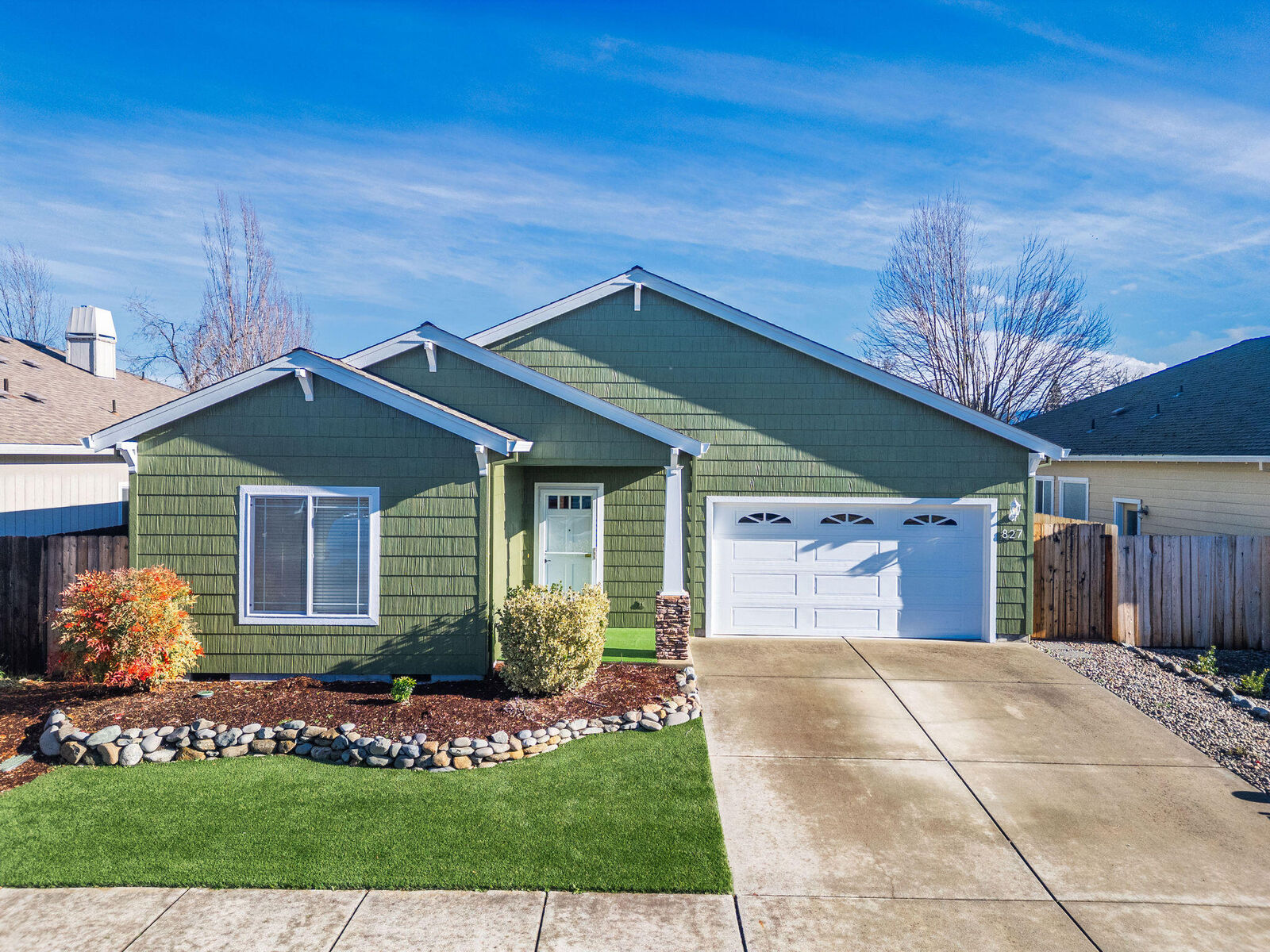 Property Photo:  827 Isherwood Drive  OR 97502 