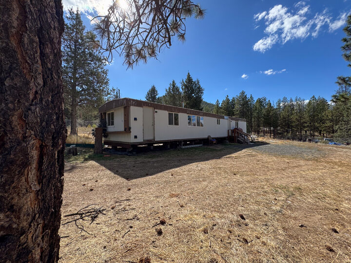 Property Photo: 49636 S Packsaddle Circle OR 97621