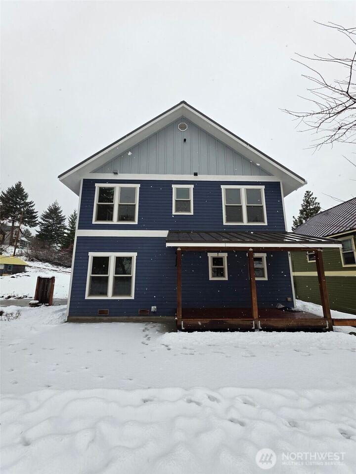 Property Photo:  206 W Montana Avenue  WA 98941 