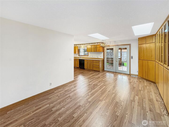 Property Photo:  5812 NE 84th Avenue  WA 98662 