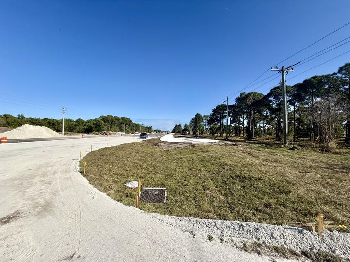 Property Photo:  5505 W Midway Road  FL 34983 