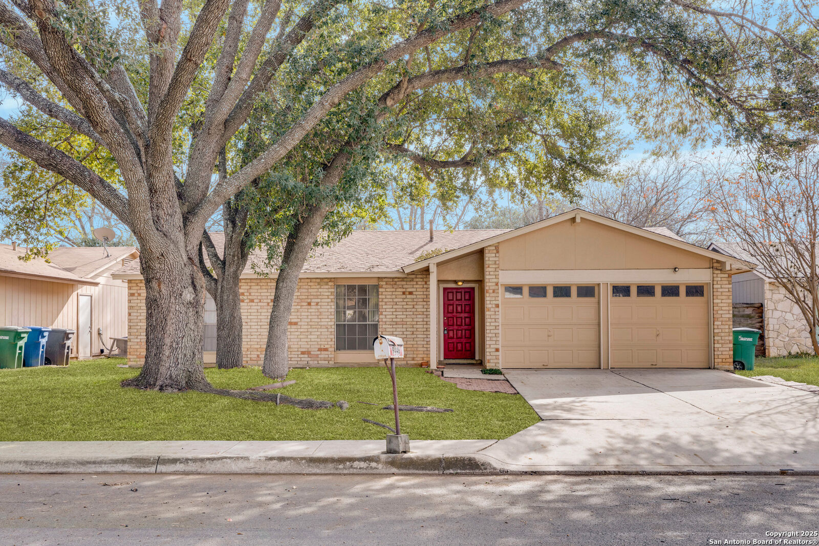 Property Photo: 9446 Cliff Way TX 78250