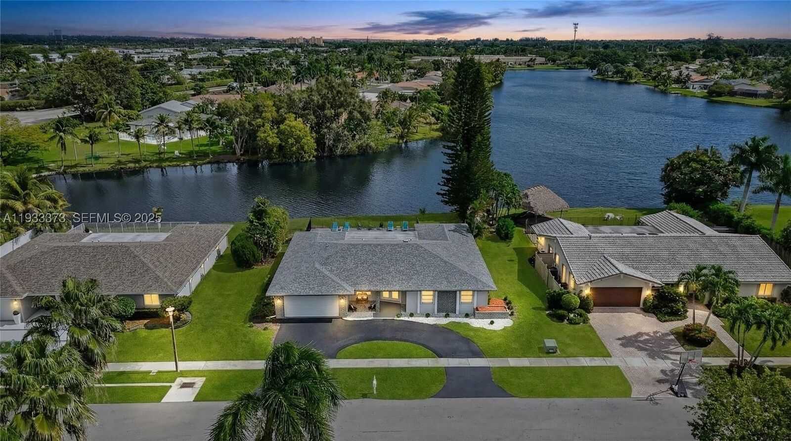 Property Photo:  406 Sailboat Cir  FL 33326 