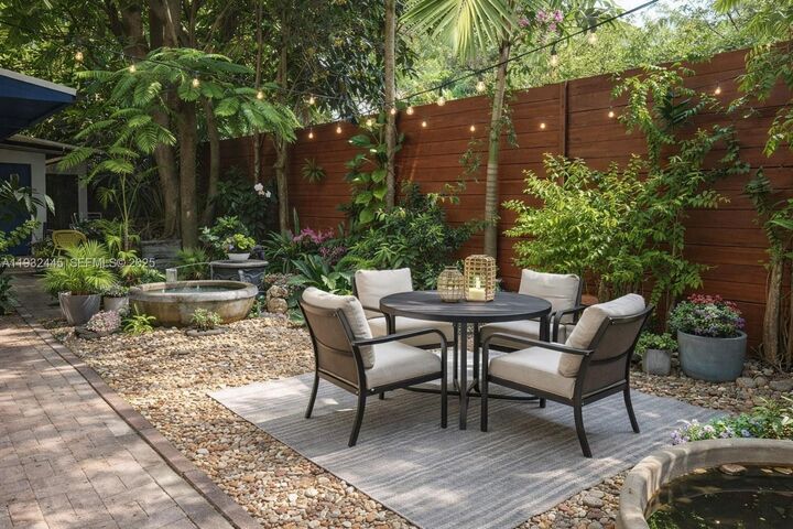 Property Photo:  2928 Louise St  FL 33133 