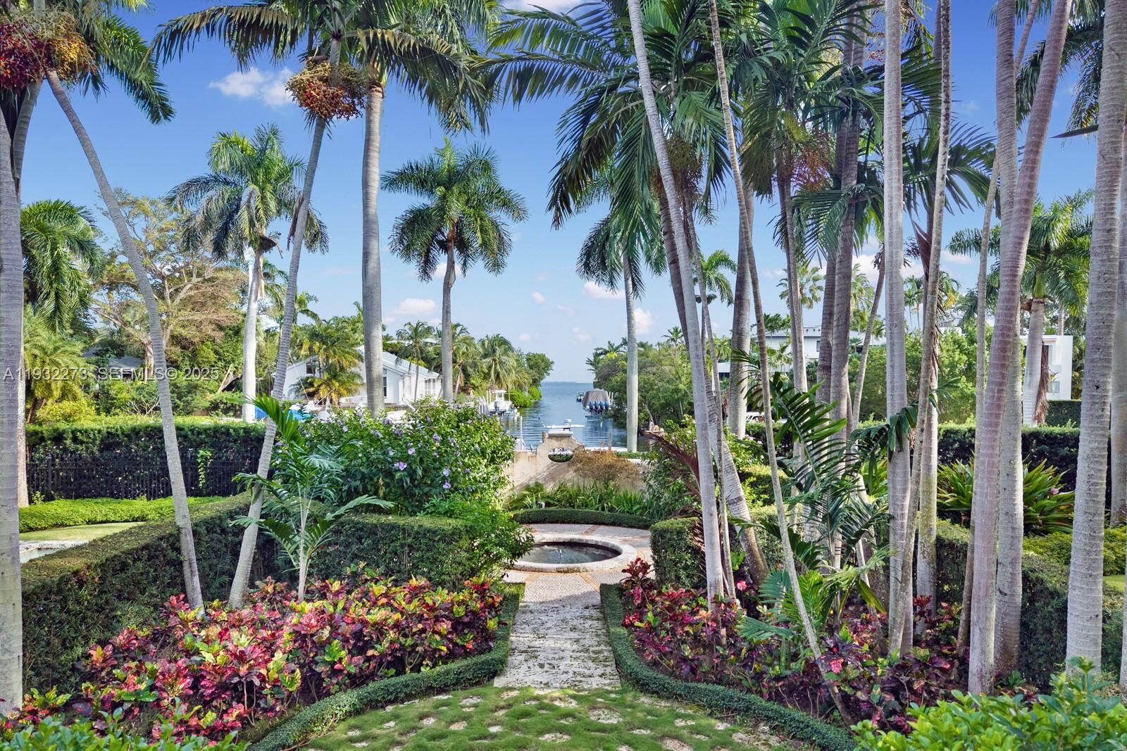 Property Photo:  3467 N Moorings Way  FL 33133 