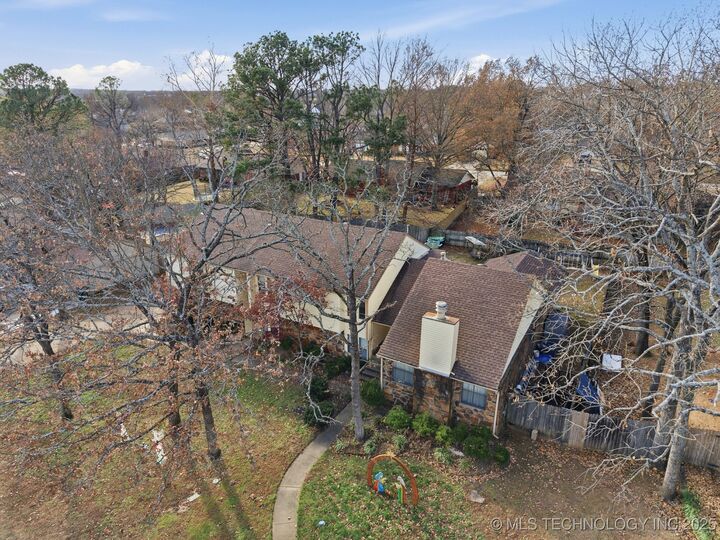 Property Photo:  1007 N Faulkner Place  OK 74017 