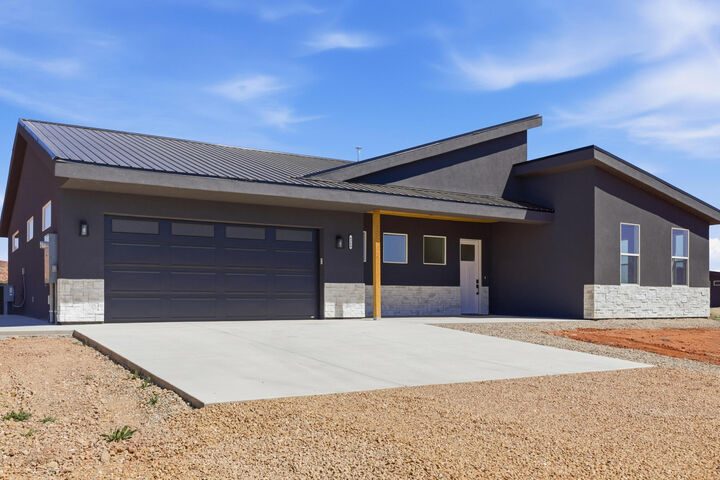 Property Photo:  4380 E Sego Lily Cir  UT 84741 