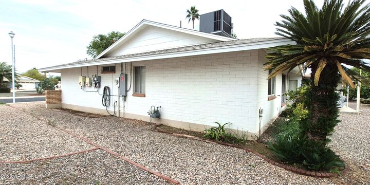 Property Photo: 10618 W Caron Drive AZ 85351