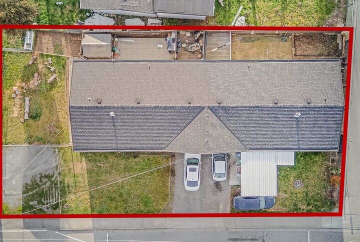 Property Photo: 2489 Parkview Street BC V2T 3K8