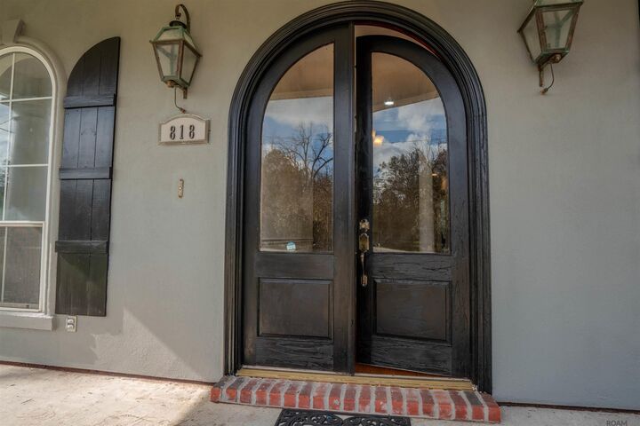 Property Photo:  818 Bohne Rd  LA 70767 