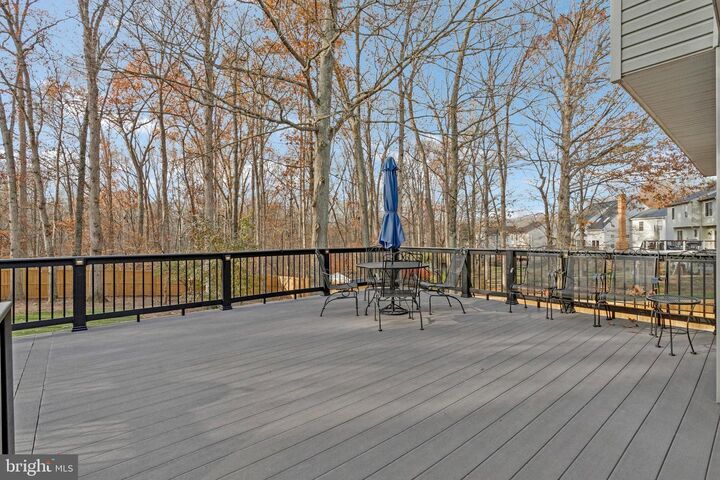 Property Photo: 814 Potomac Ridge Court VA 20164