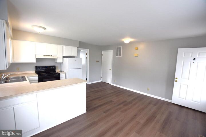 Property Photo: 13 SE 2nd St. A DE 19963