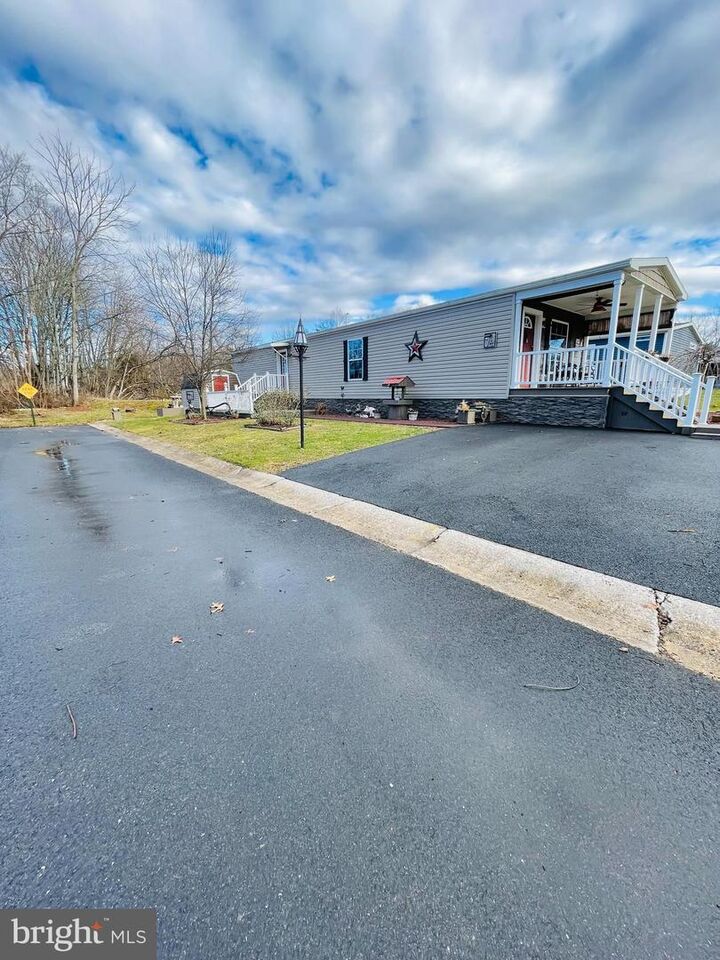 Property Photo:  74 Chipawa Avenue  PA 17315 