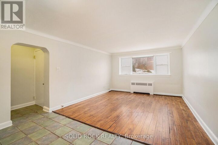 Property Photo:  726 Edison Avenue 1  ON K2A 1W1 