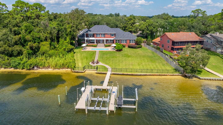 Property Photo:  15 Plantation Oaks Drive  FL 32569 