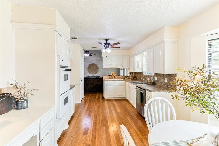 Property Photo:  309 Petunia Street  TX 77566 