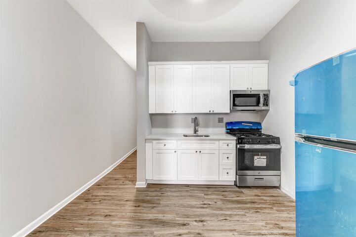 Property Photo: 193 Ogden Ave 4B NJ 07307