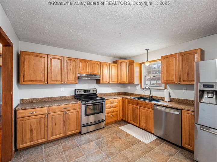 Property Photo:  5222 Kel Dawn Circle  WV 25313 