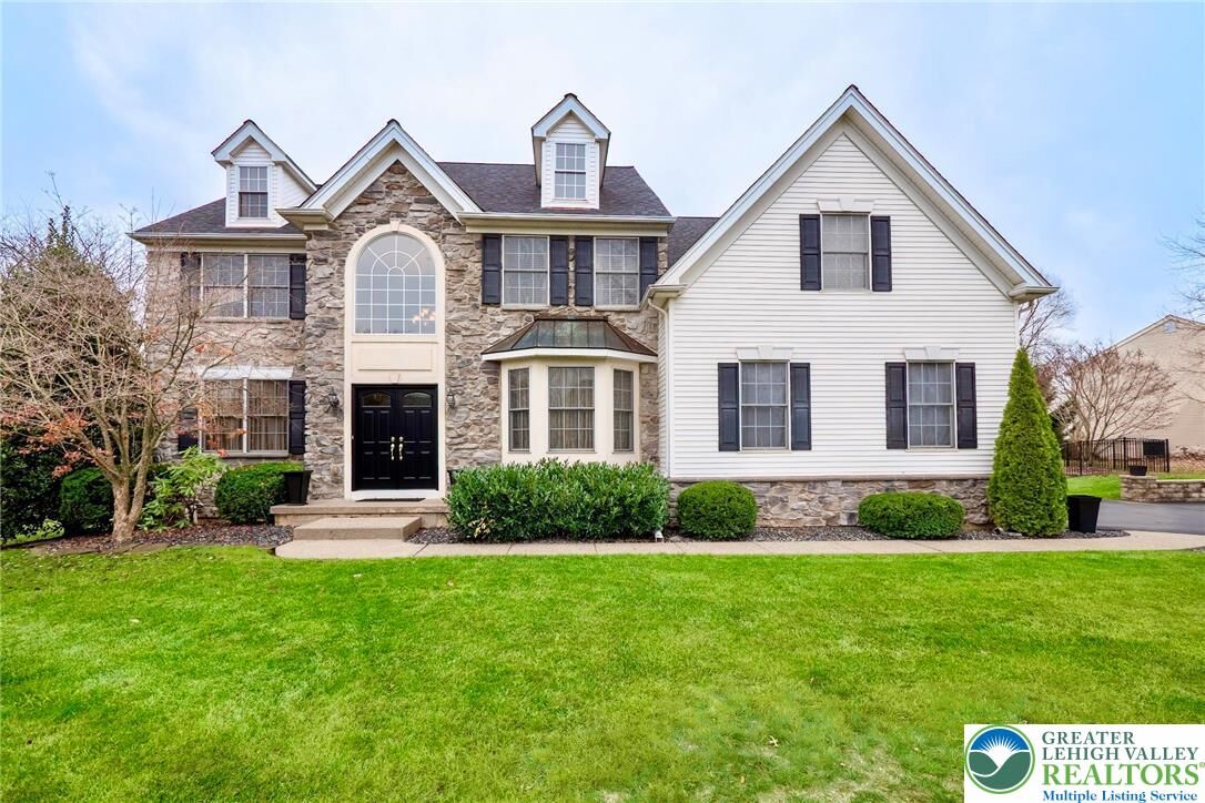 Property Photo: 5046 W Saucon Avenue PA 18034