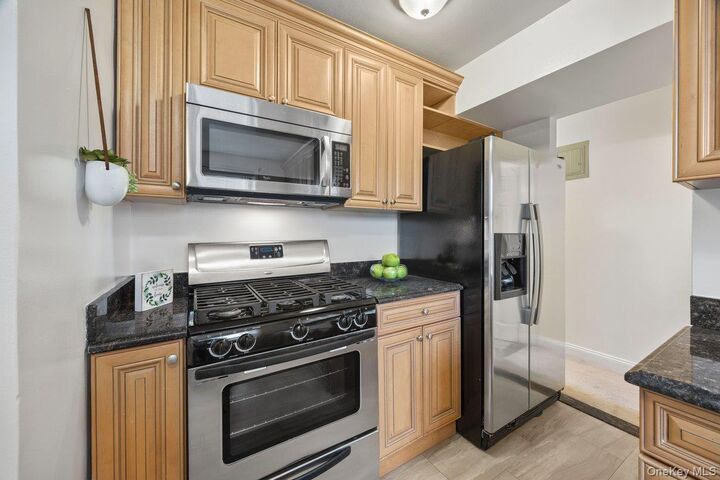 Property Photo: 1 Sadore Lane 5S NY 10710