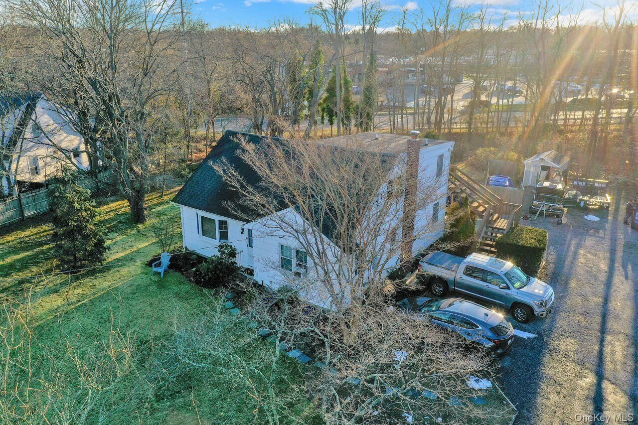 Property Photo:  10 Eastport Manor Road  NY 11941 