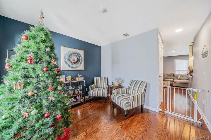 Property Photo:  189 Haddon Hollow Court  NY 11953 