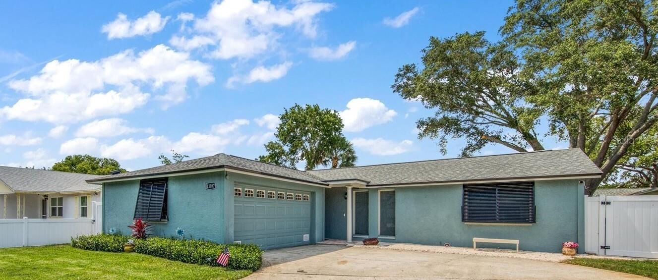 Property Photo: 11987 106th Avenue FL 33778