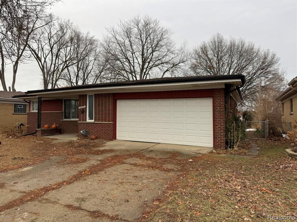 Property Photo:  26632 Marilyn Avenue  MI 48089 4634 