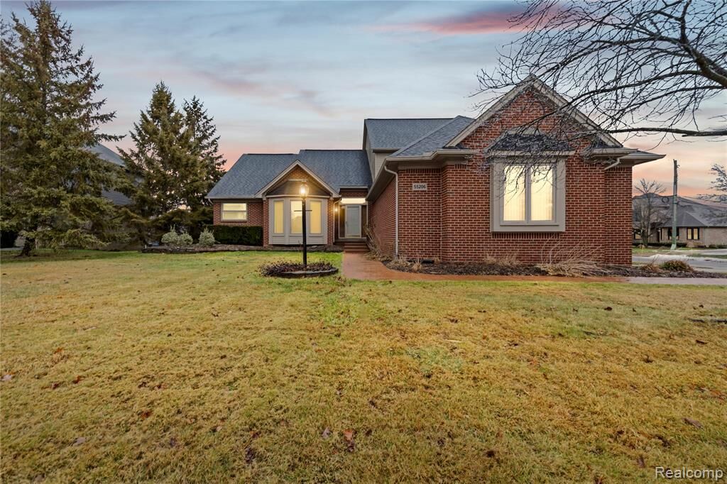 Property Photo: 55206 Leonard Court MI 48316 5319