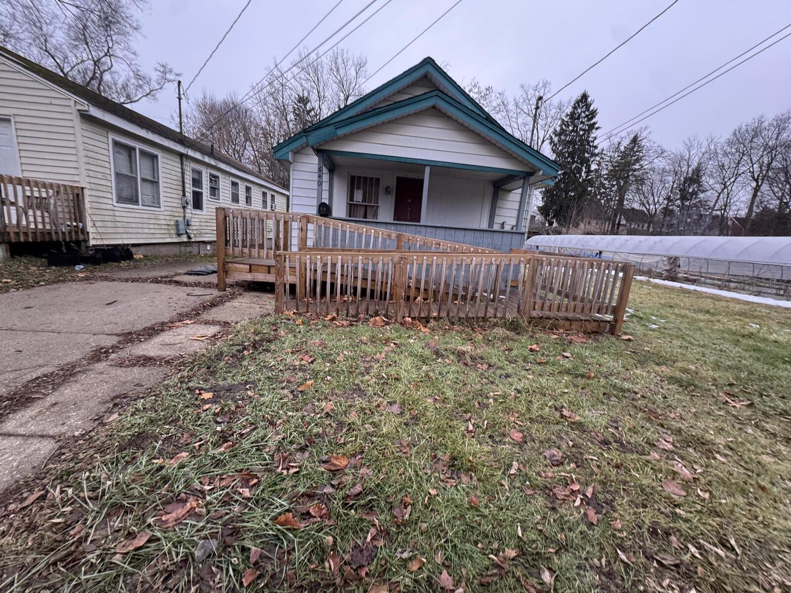 Property Photo:  640 S Magnolia Avenue  MI 48912 