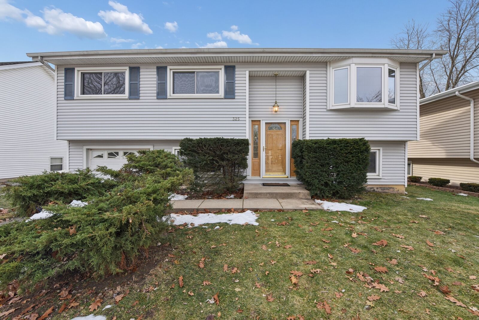 Property Photo: 325 E Prairie Avenue IL 60148