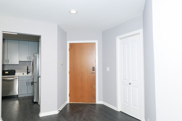 Property Photo:  225 Thornapple Court 225  IL 60089 