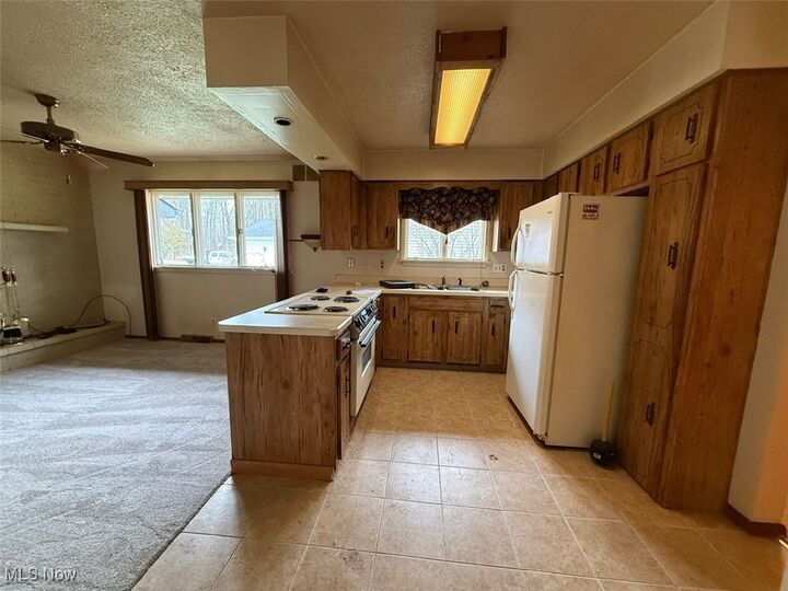 Property Photo: 2851 Carlton Drive NW OH 44485