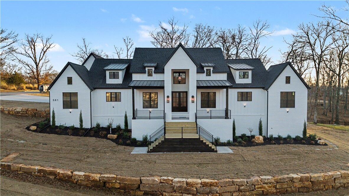 Property Photo:  561 Oneida  AR 72751 