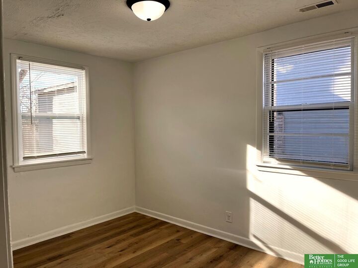 Property Photo: 4033 Crown Point Avenue NE 68111