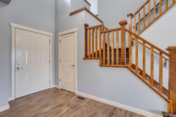 Property Photo:  461 Discovery Ridge Boulevard SW  AB T3H 5X6 